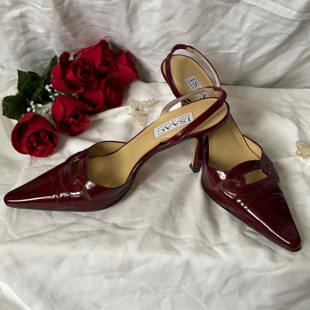 Elegant heeled sandals